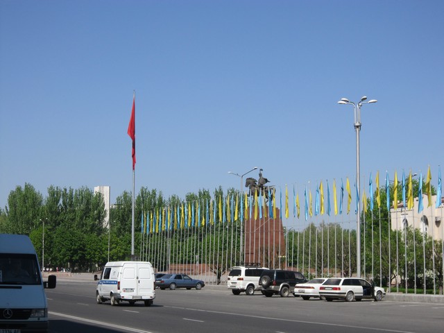 The view to the main Ala-Too square from the Atatiurk avenue